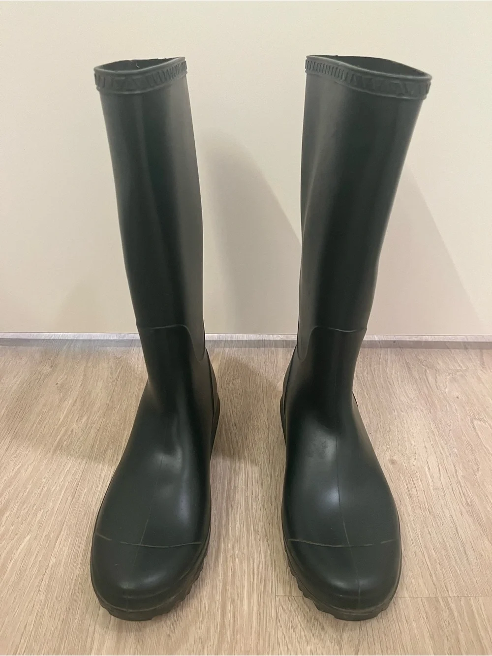 UGG Tall Dark Green Rubber Rain Boots - Size 7